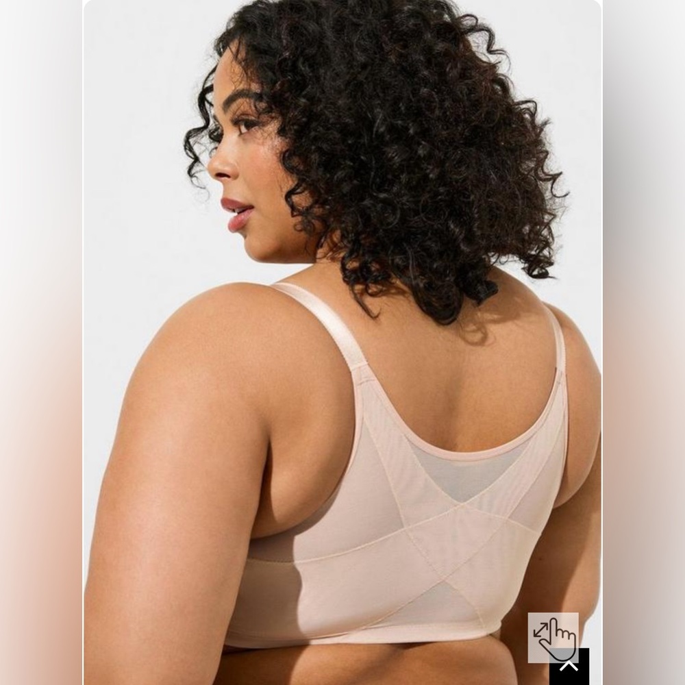 NWT- T-shirt lightly lined ultimate smoothing bra 36DD